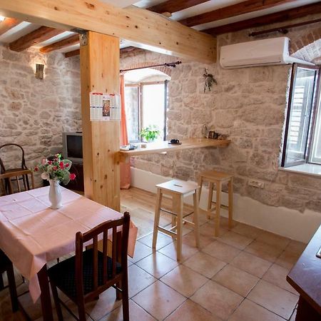 Apartment Riva Sibenik Bagian luar foto