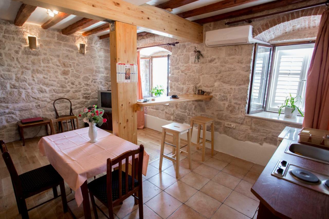 Apartment Riva Sibenik Bagian luar foto