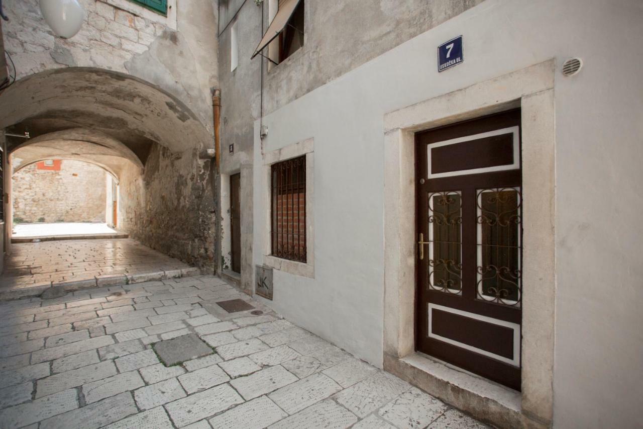 Apartment Riva Sibenik Bagian luar foto